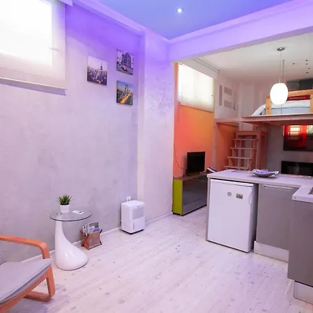 Orange And Blue Studio Downtown 5 Min From White Tower