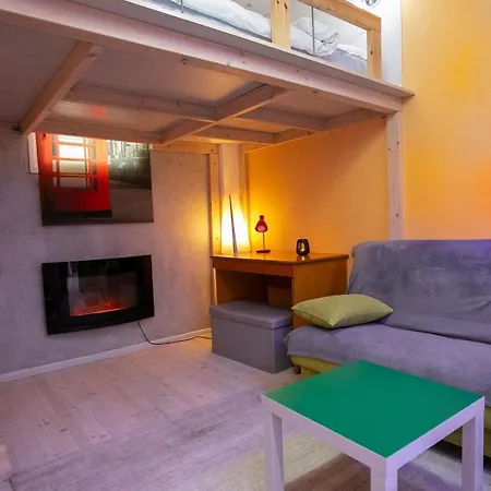 Orange And Blue Studio Downtown 5 Min From White Tower *