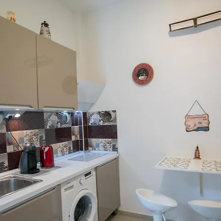 Orange And Blue Studio Downtown 5 Min From White Tower Thessaloniki
