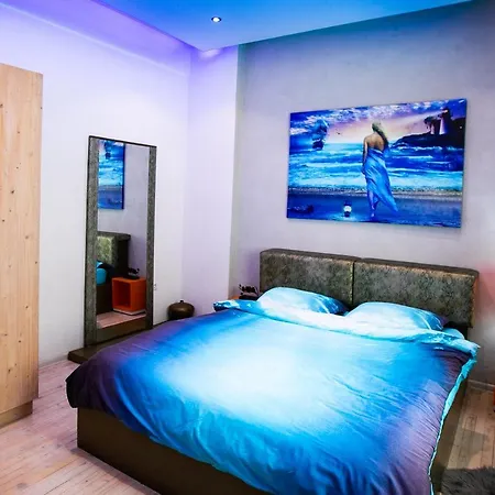 Apartment Orange And Blue Studio Downtown 5 Min From White Tower Thessaloniki