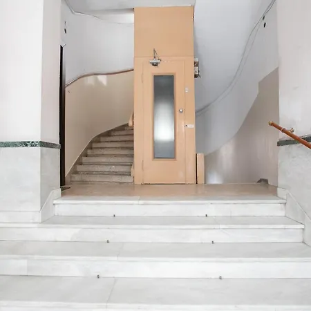 Orange And Blue Studio Downtown 5 Min From White Tower Apartment *